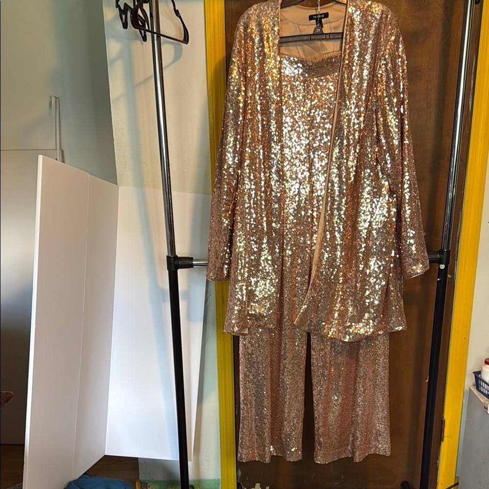Torrid size 4 (26) Rose Gold Blazer and size 3 Tall (22-24) Pant Sequins Outfit